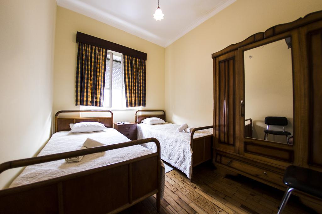 Residencial Covas Hotel Santiago do Cacem Luaran gambar