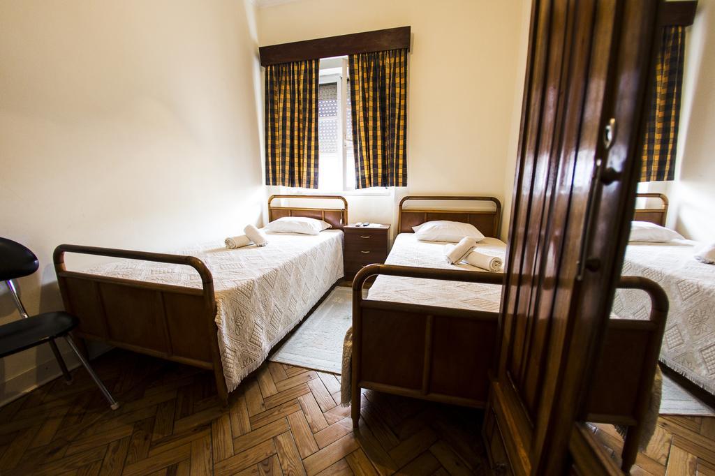 Residencial Covas Hotel Santiago do Cacem Luaran gambar